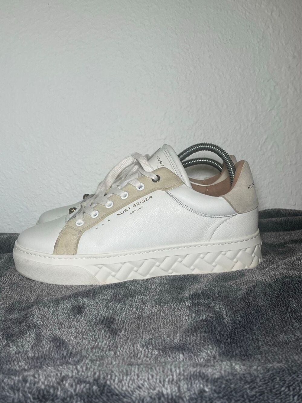 Kurt Geiger London White Leather & Suede Eagle Head Platform Sneakers EU 39 / US